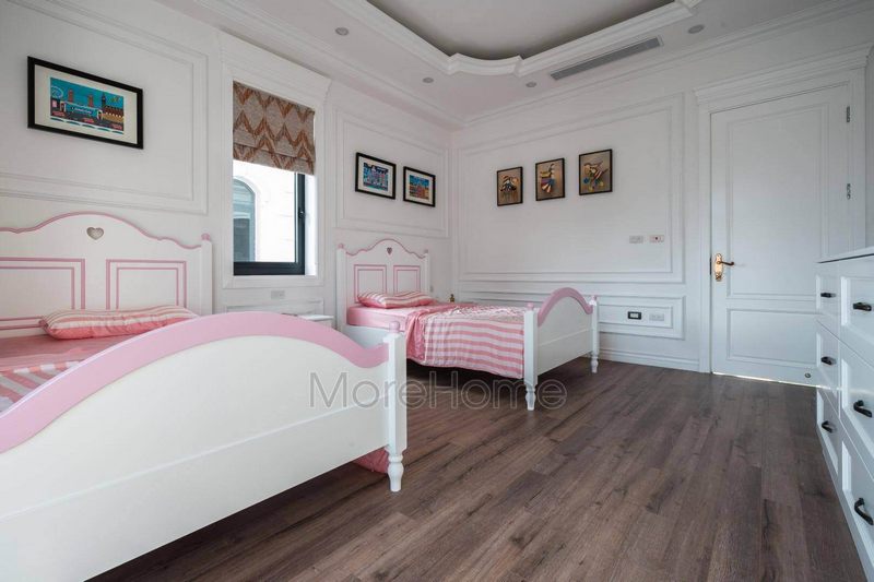 Giường ngủ bé gái được sử dụng chất liệu gỗ công nghiệp cao cấp màu sáng tươi tắn lại đảm bảo sức khỏe